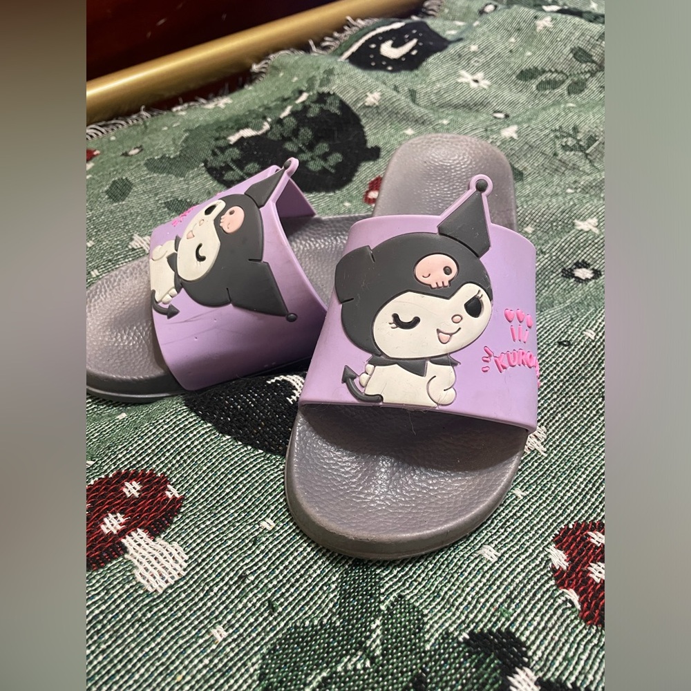 Kurumi Sanrio Slides